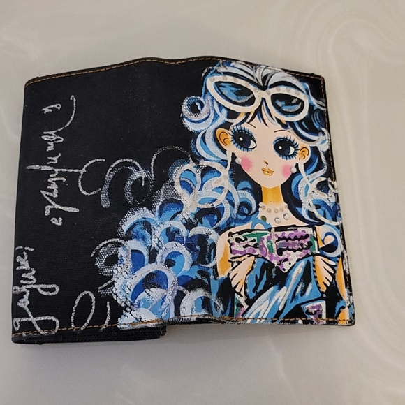 2/$25 or 3/$30 Painted girl wallet - new w/o tags - Picture 5 of 5